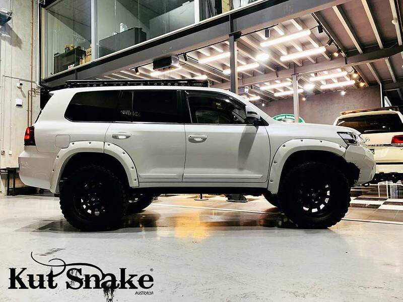 Kut Snake Flares for Toyota Landcruiser 200 Series ABS Smooth Finish